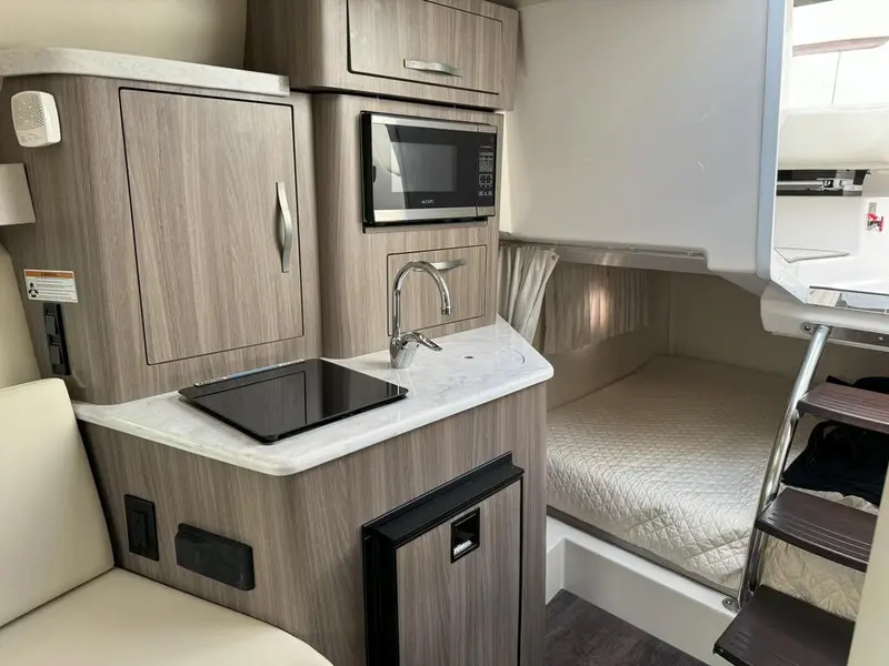 Regal 28 EXPRESS 2021