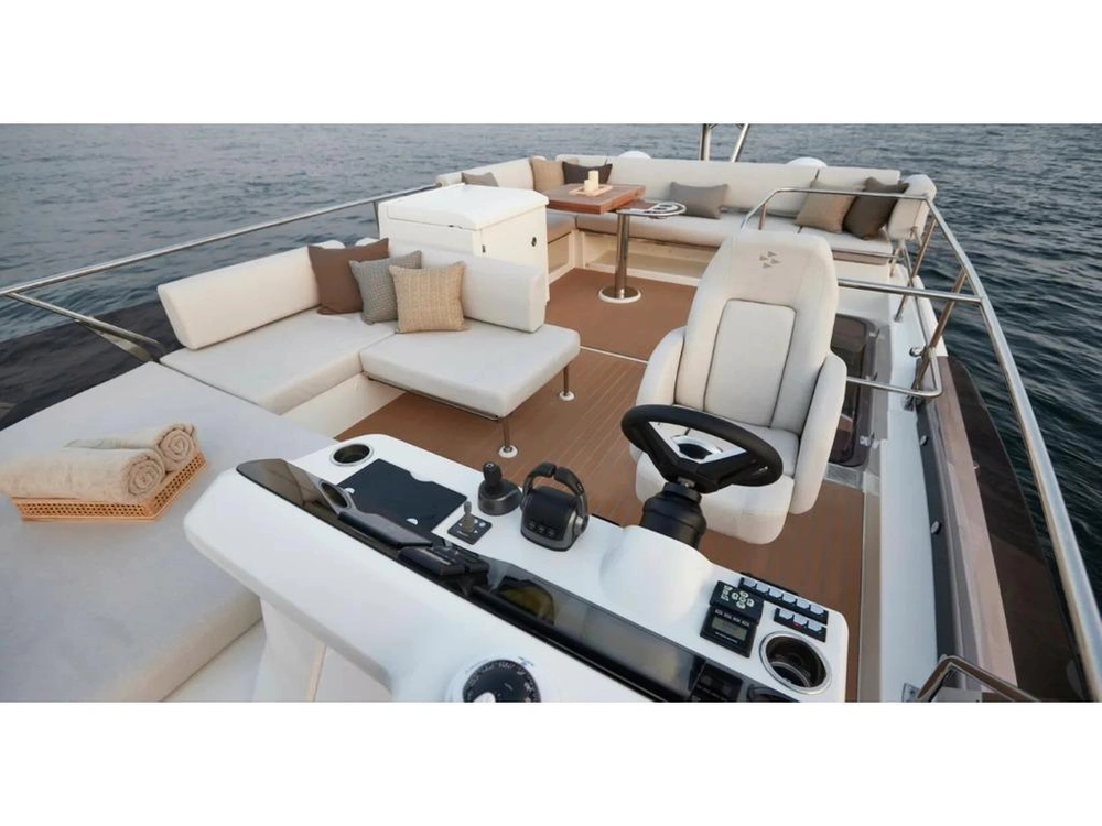 Prestige Yachts F4.9 2026 alt