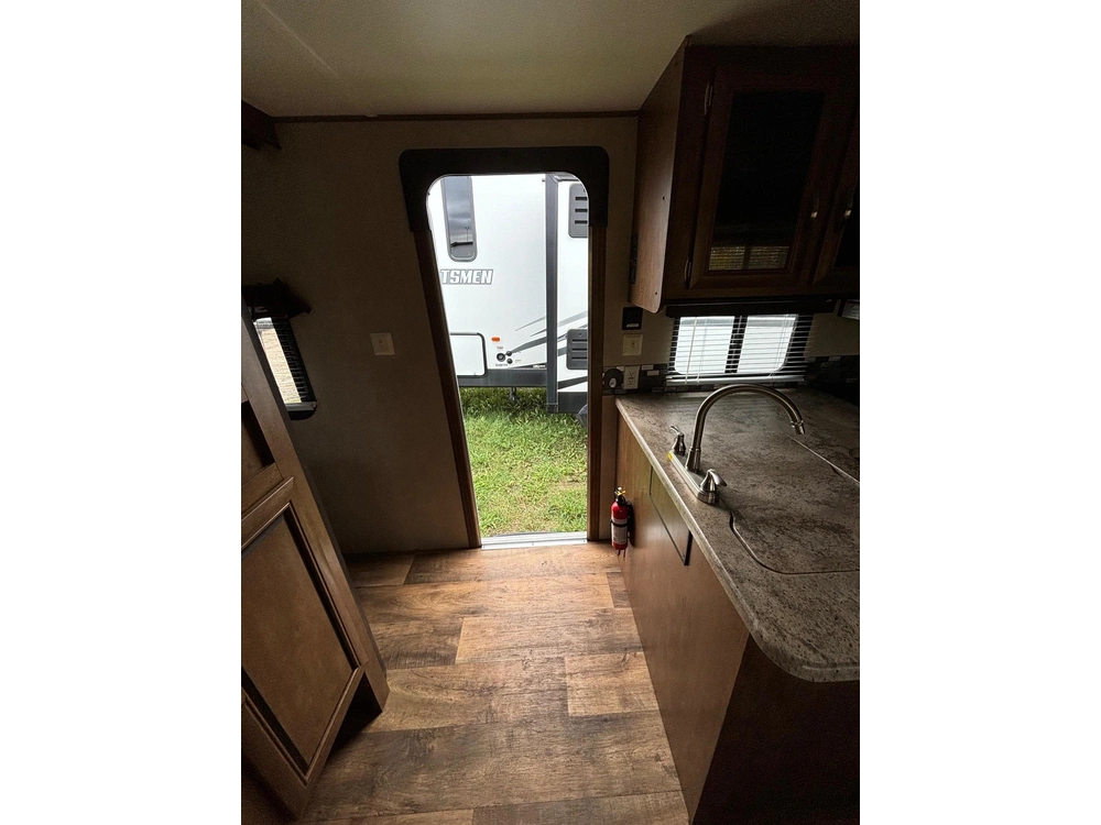 2017 Salem By Forest River Cruise Lite 263bhxl alt