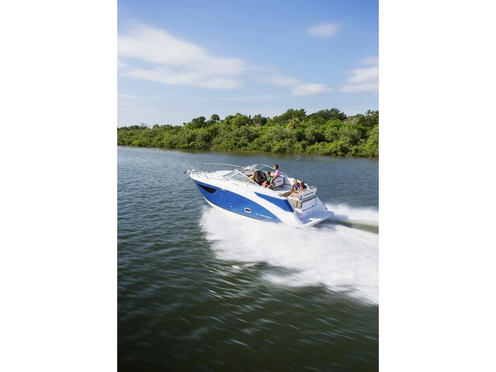 Regal 26 Express Cruiser 2026 alt