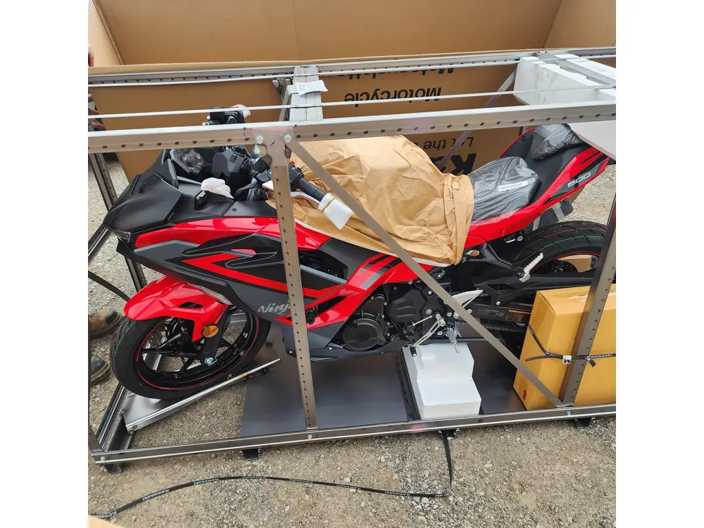 2025 Kawasaki Ninja 500 SE 