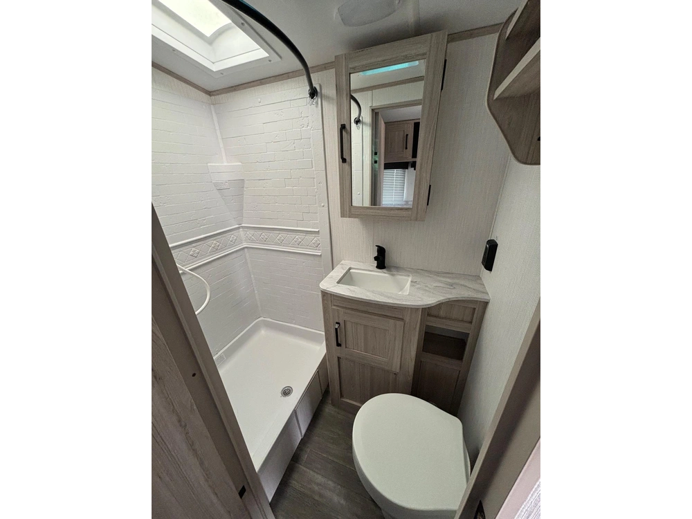 2024 Shadow Cruiser 180mbs alt