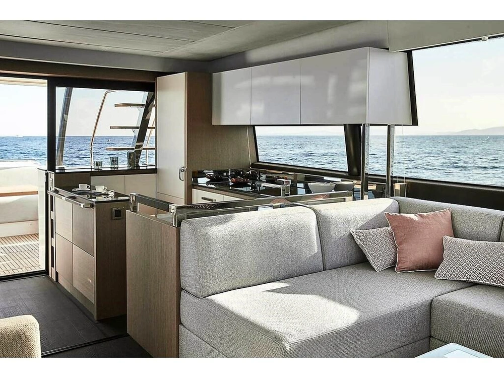 Prestige Yachts 690 F 2026 alt