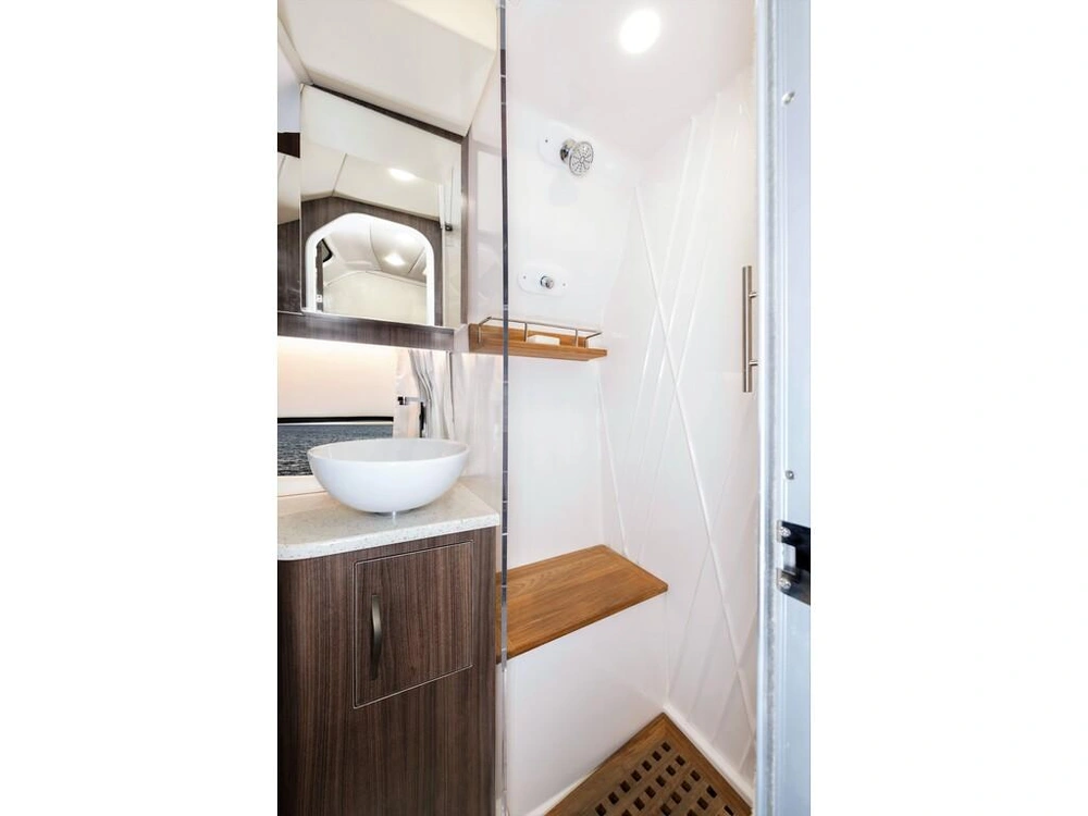Regal Sav 33 2026 alt