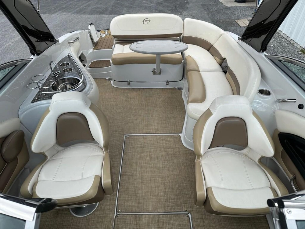 2014 Crownline E6 alt