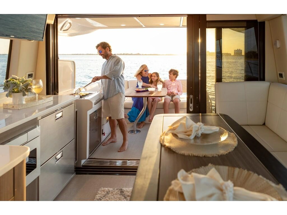 Regal 42 Xo 2026 alt