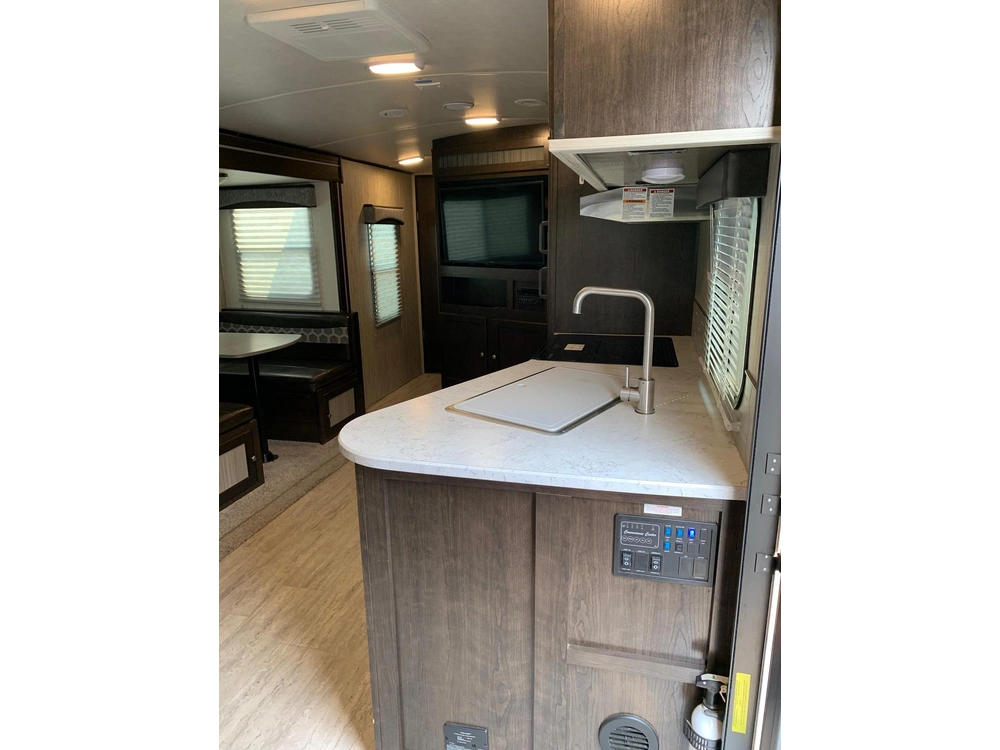 2020 Shadow Cruiser Shadow Cruiser 263 Rls alt