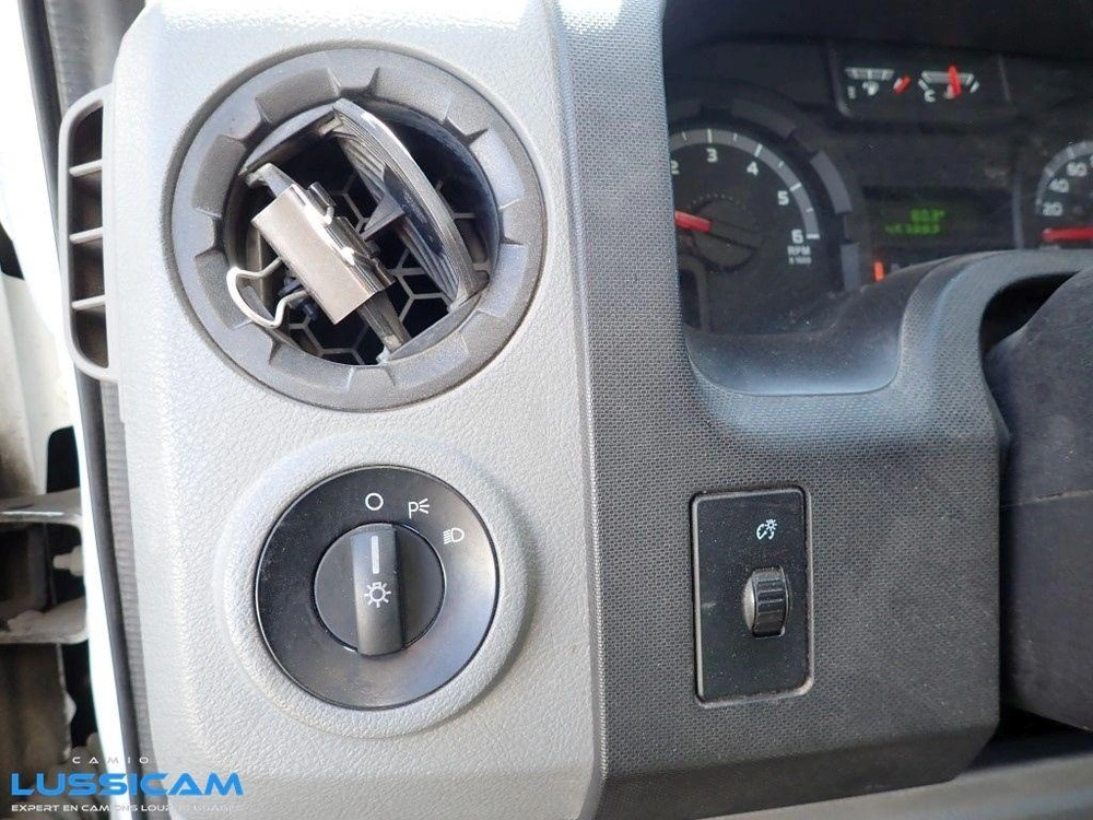 Ford E-450 2013