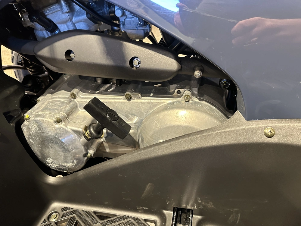 2025 Kawasaki Brute Force 300 alt