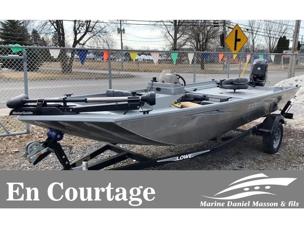 Lowe Boats STRYKER 17 2019