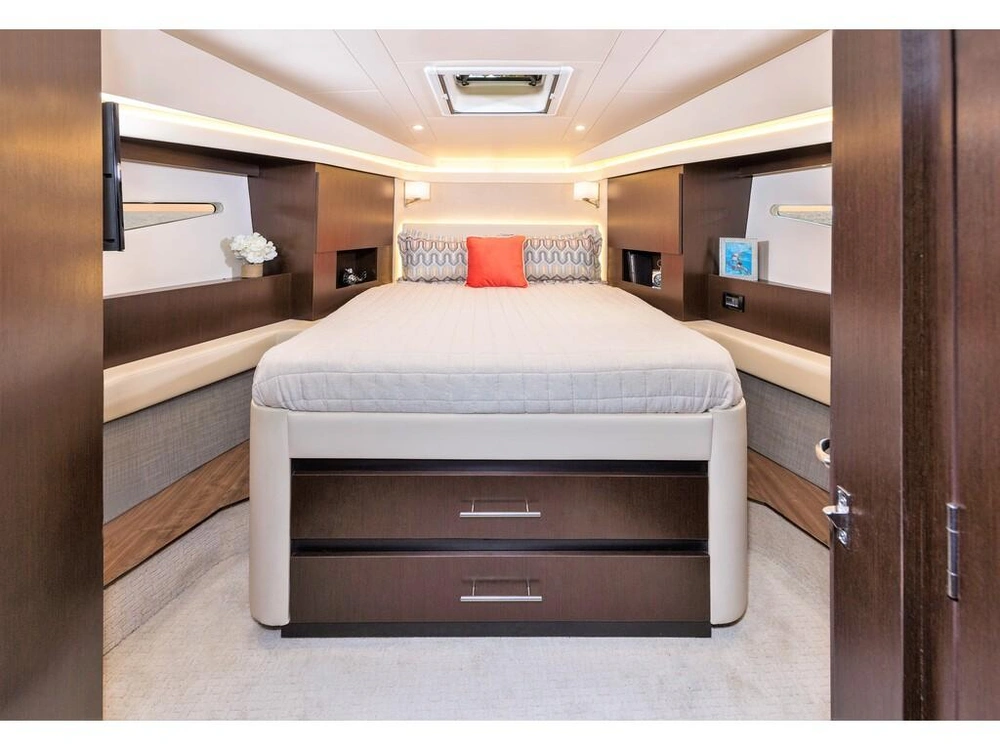 Regal 42 Grande Coupe 2026 alt