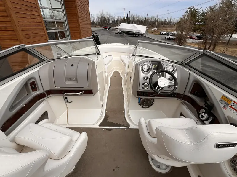 Larson LXI 258 volvo 5,7 2010