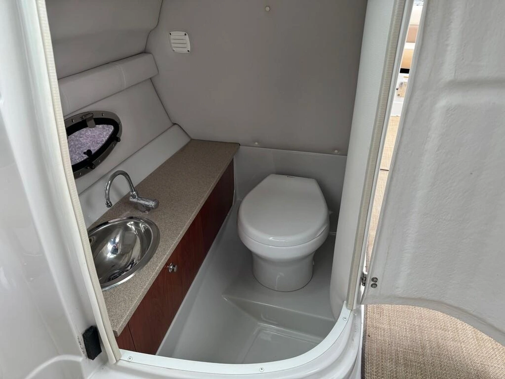 2014 Crownline E6 alt