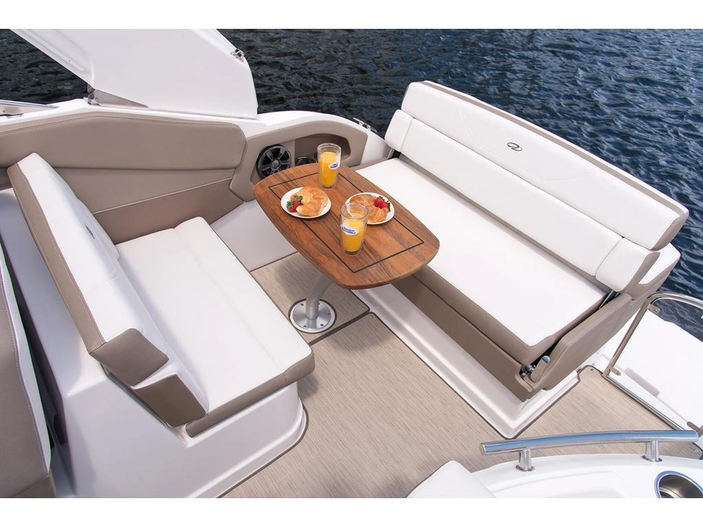 2026 Regal 28 Express alt