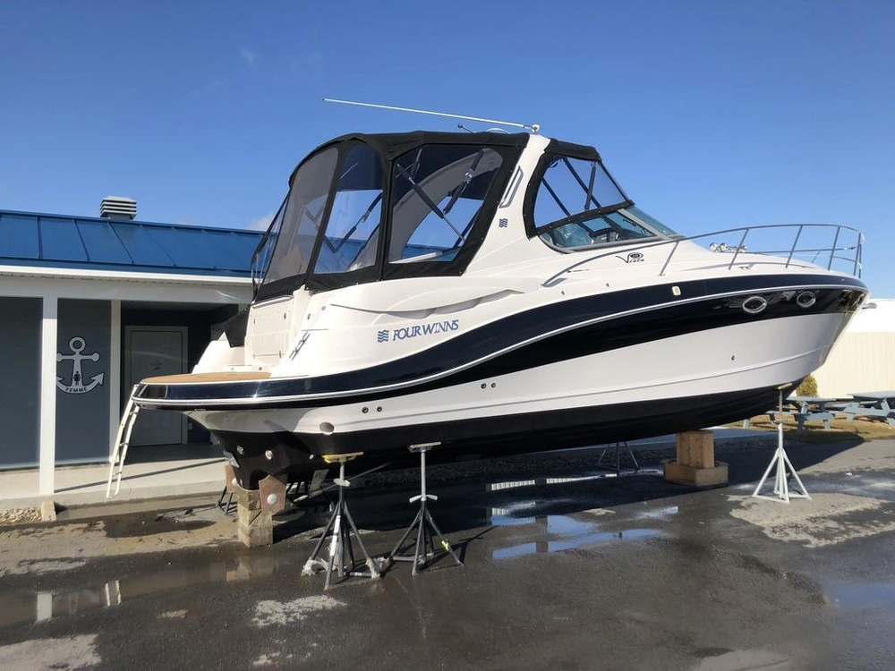 2005 Four Winns 348 alt