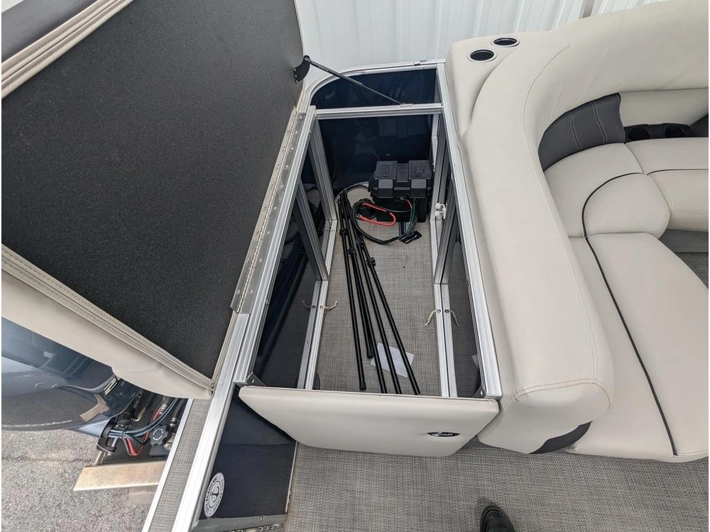 2020 Sylvan Mirage Cruise 8522 Pts alt