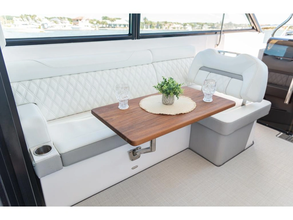 Regal 36 Grande Coupe 2026 alt