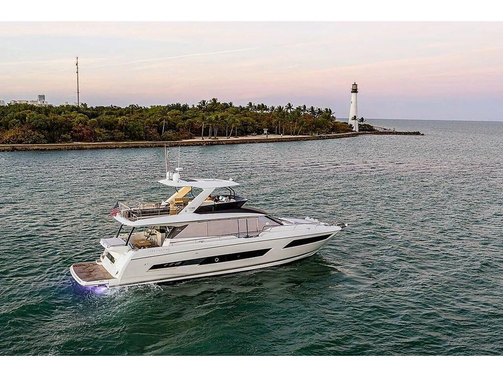 Prestige Yachts 690 F 2026 alt