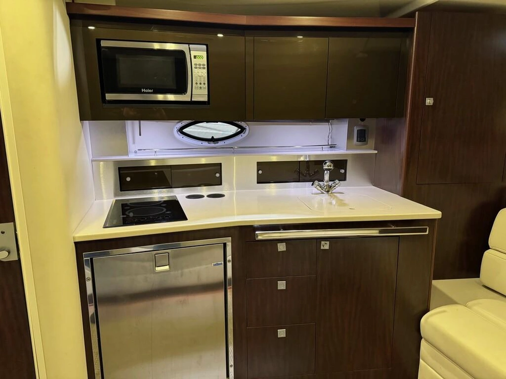 Monterey Boats 355 Sport Yacht 2013 alt