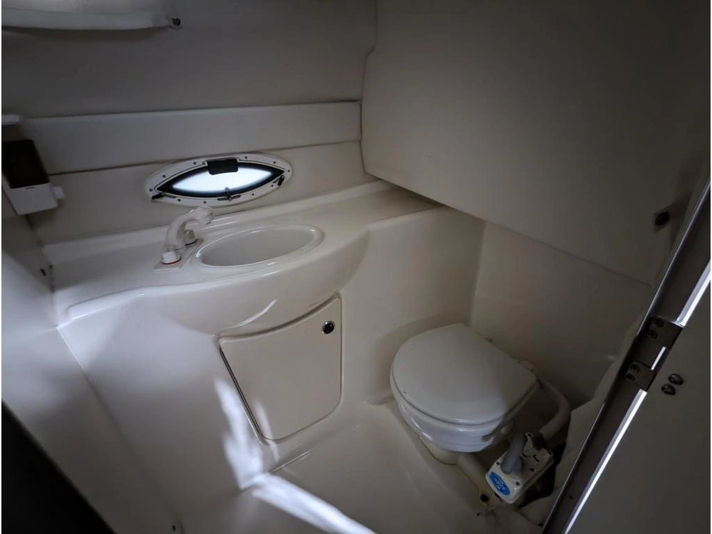2006 Bayliner 245 alt