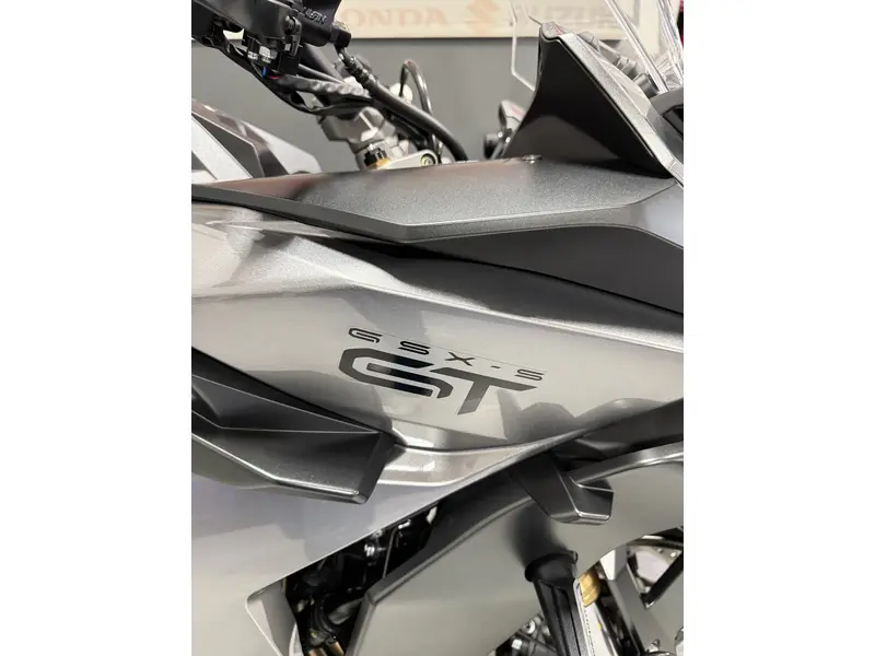 2025 Suzuki GSX-S1000GT+ GSX-S1000GT+