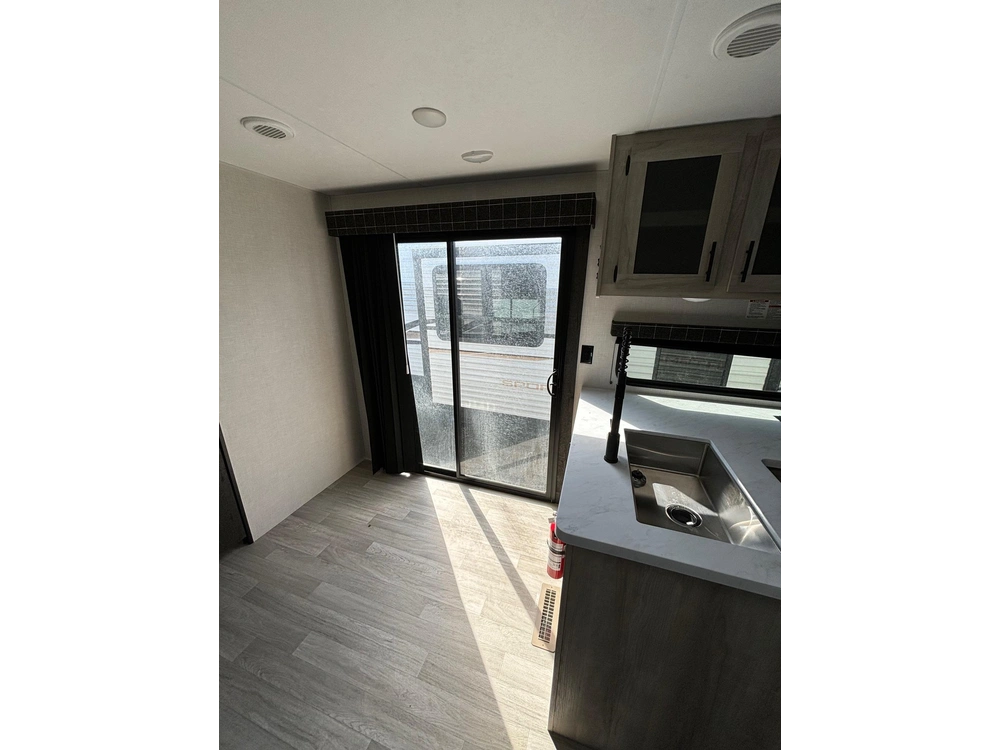 2024 Sportsmen Sportsmen Destination 362bh alt