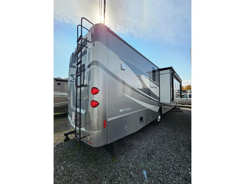 2014 WINNEBAGO ITASCA SUNCRUISER 38Q