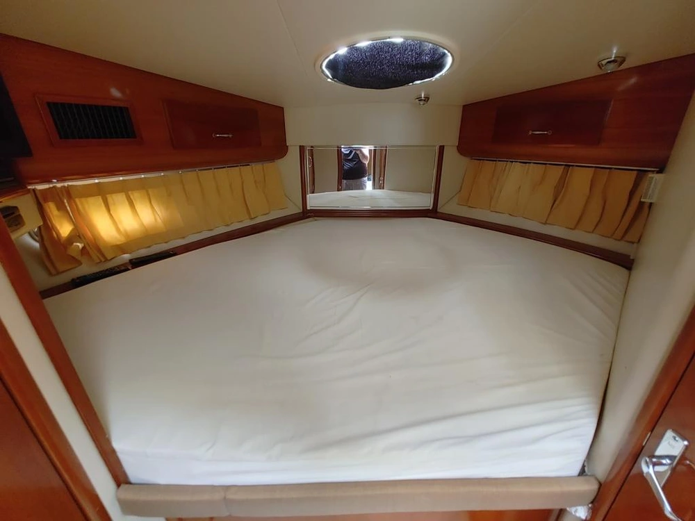 2004 Carver Yachts 444 Motor Yacht alt