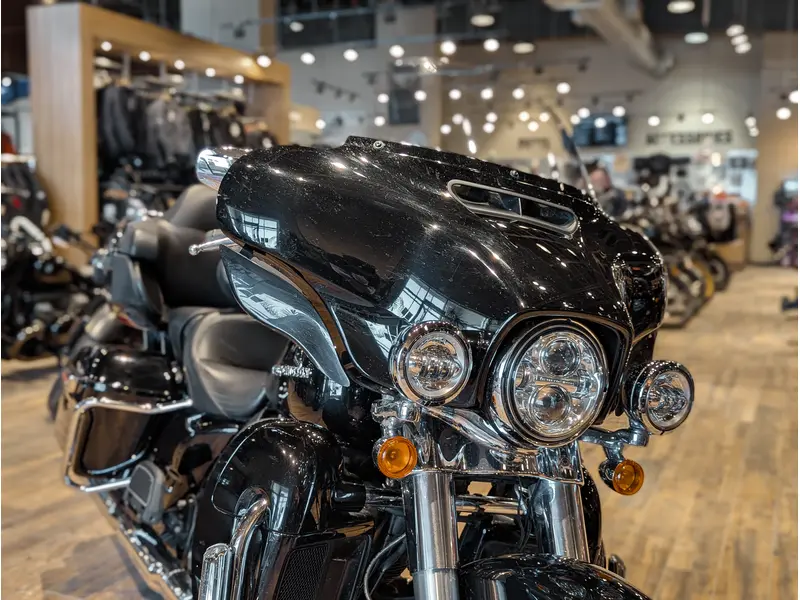 2018 Harley-Davidson Electra Glide Ultra Limited // Vivid Black