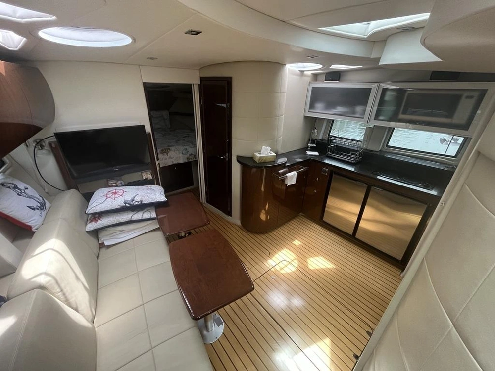 2012 Four Winns V435 alt