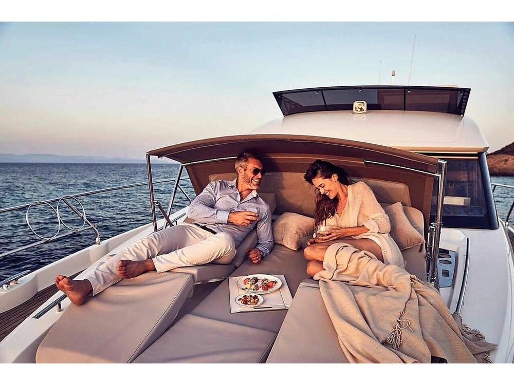 Prestige Yachts 520 Fly 2026 alt