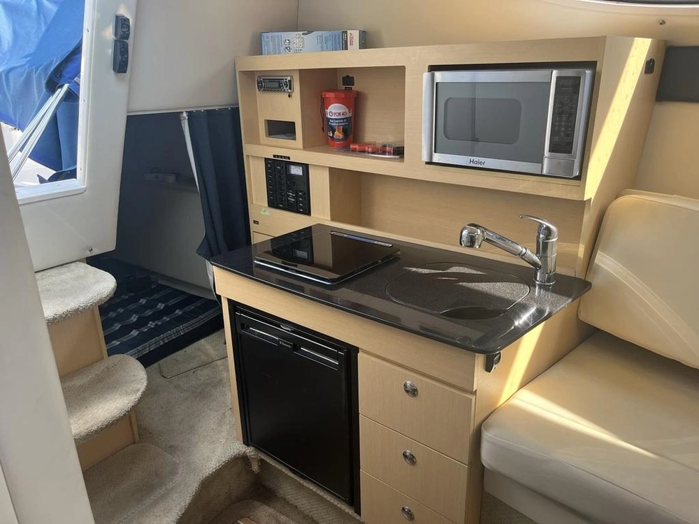 2012 Bayliner 255 alt