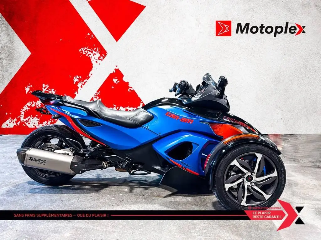 2015 Can-Am spyder RSS SM5 akrapovic
