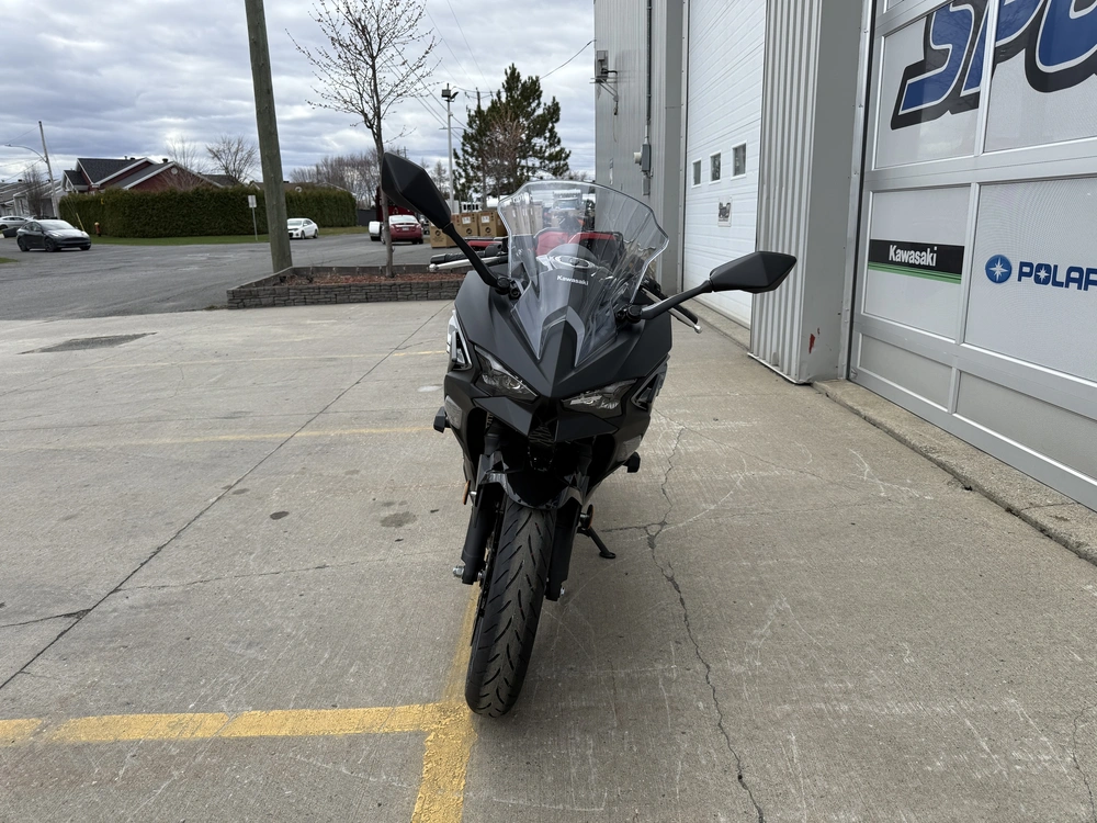 2025 Kawasaki Ninja 500 Se alt