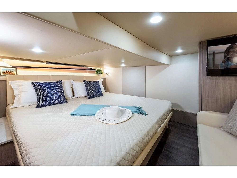 Regal 42 Xo 2026 alt