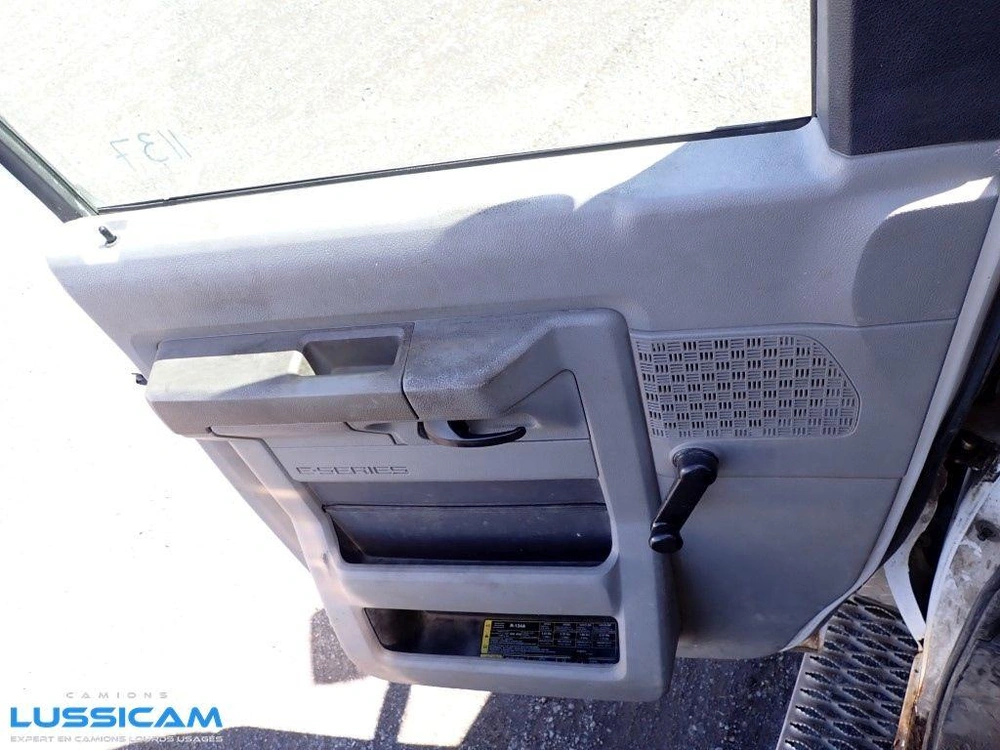 Ford E-450 2013