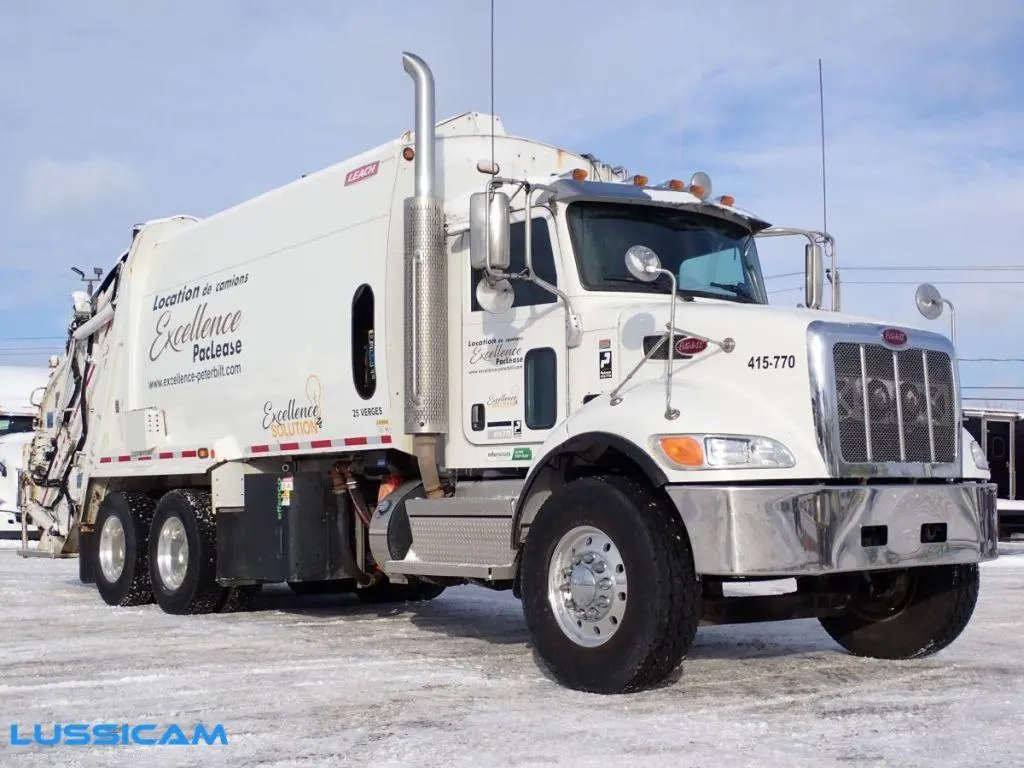 Peterbilt 348 2021