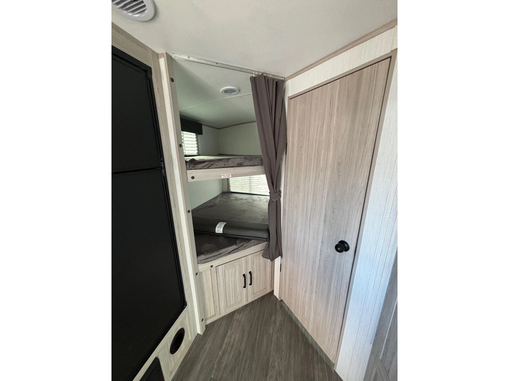 2024 Shadow Cruiser Shadow Cruiser 240bhs alt