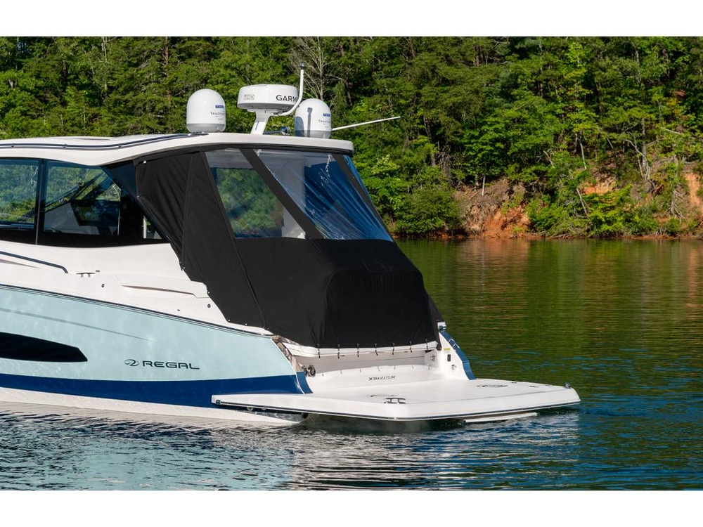 Regal 36 Grande Coupe 2026 alt