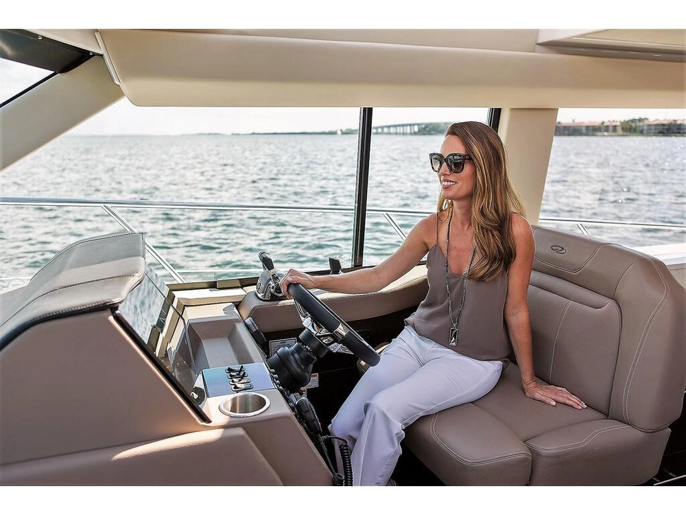 Regal 42 Grande Coupe 2026 alt