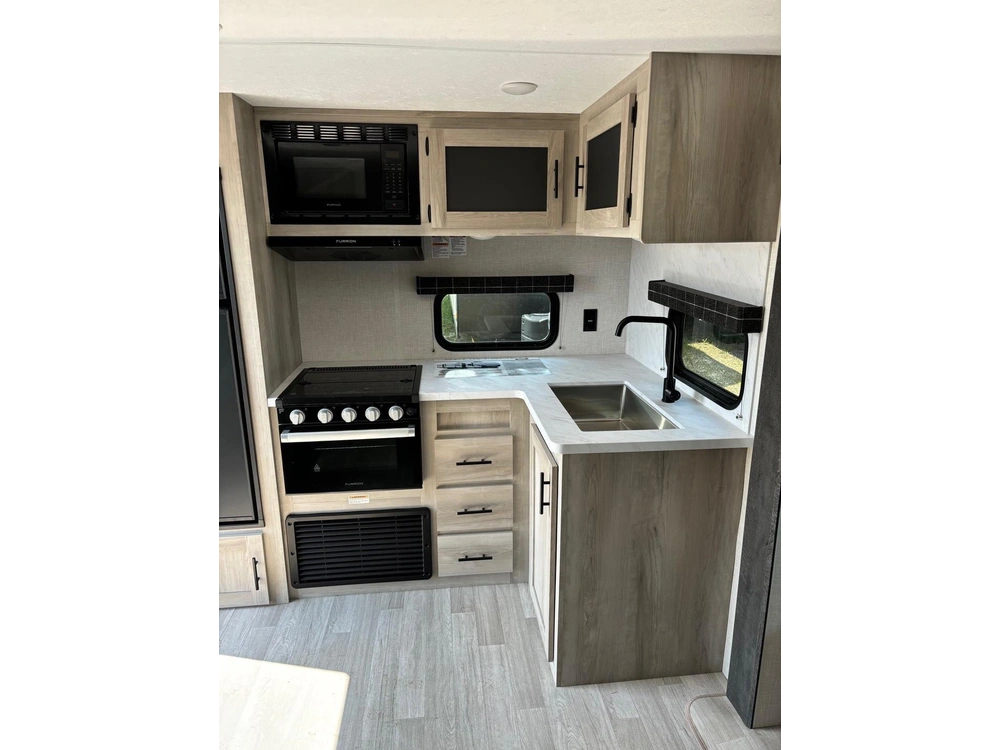 2024 Sportsmen Sportsman 241 Rkse alt