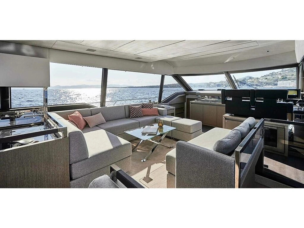 Prestige Yachts 690 F 2026 alt