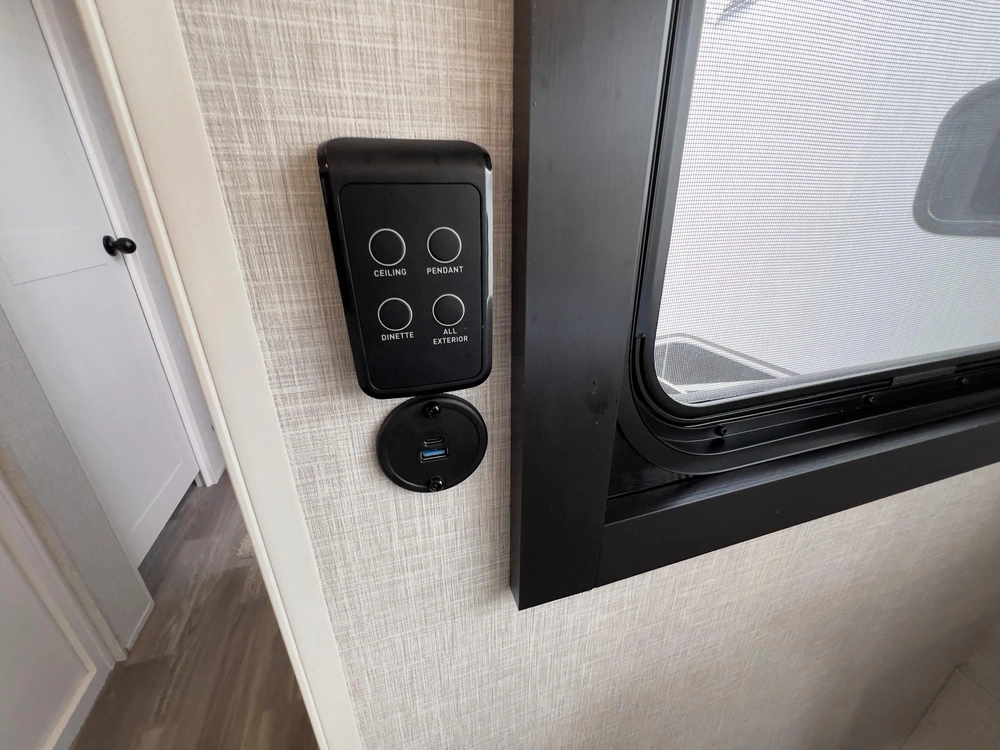 Jayco Eagle 355mbqs 2025 alt