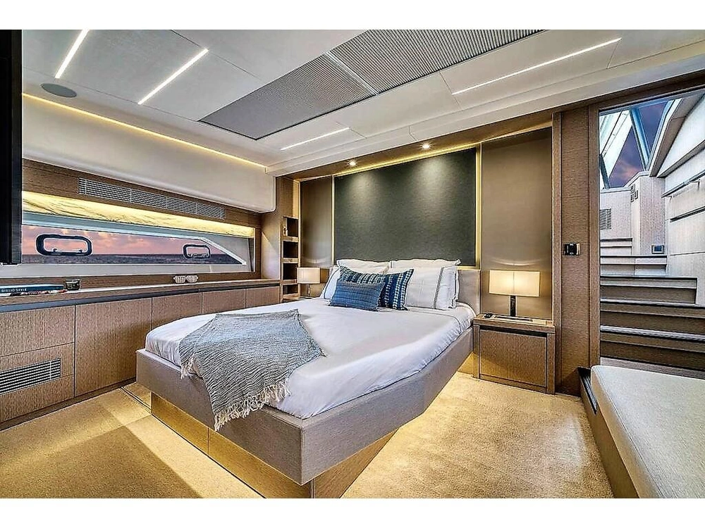Prestige Yachts 690 F 2026 alt
