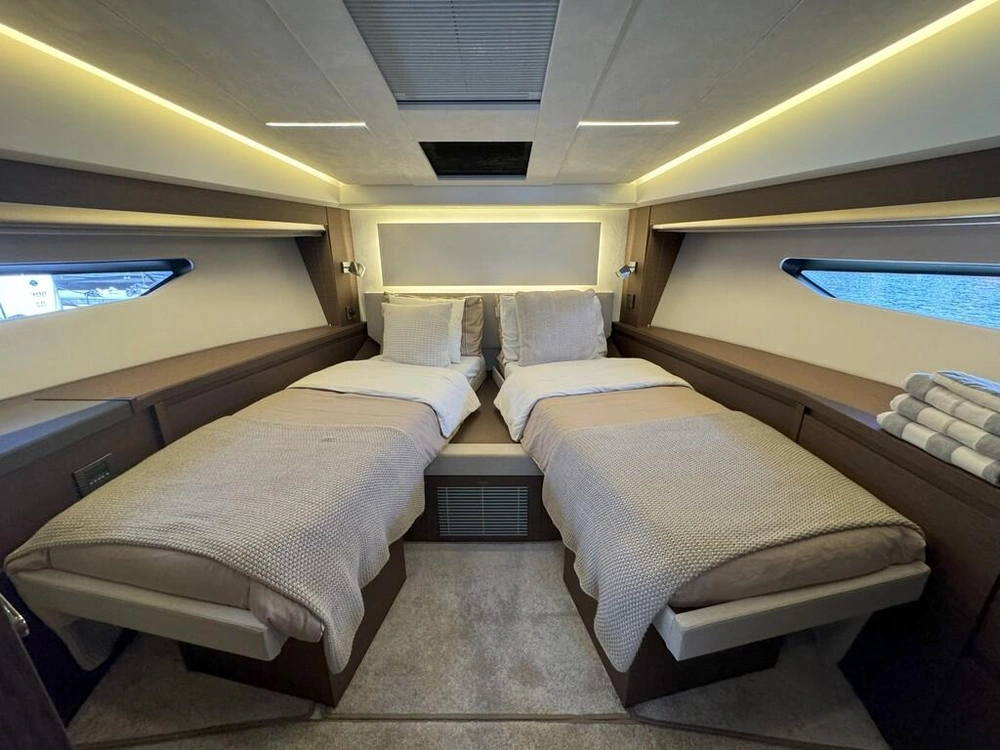 Prestige Yachts 520 Fly 2020 alt