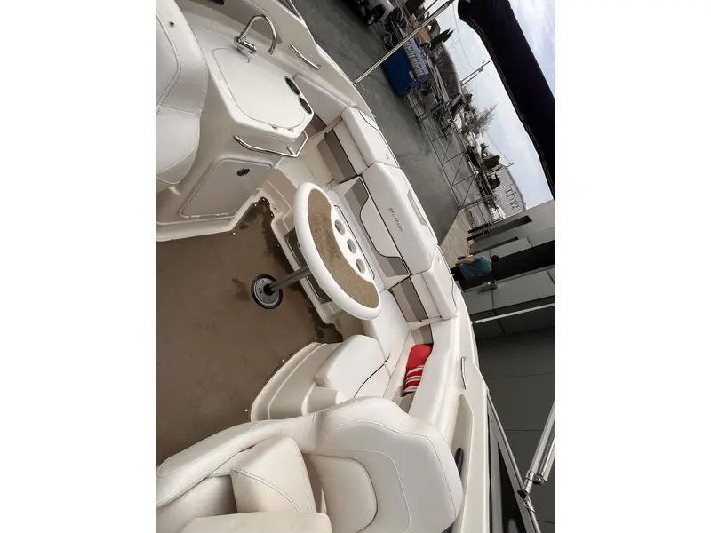 Larson LXI 258 volvo 5,7 2010