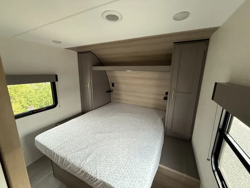 2025 KZ-RV SPORTSMEN SE 241BHKSE