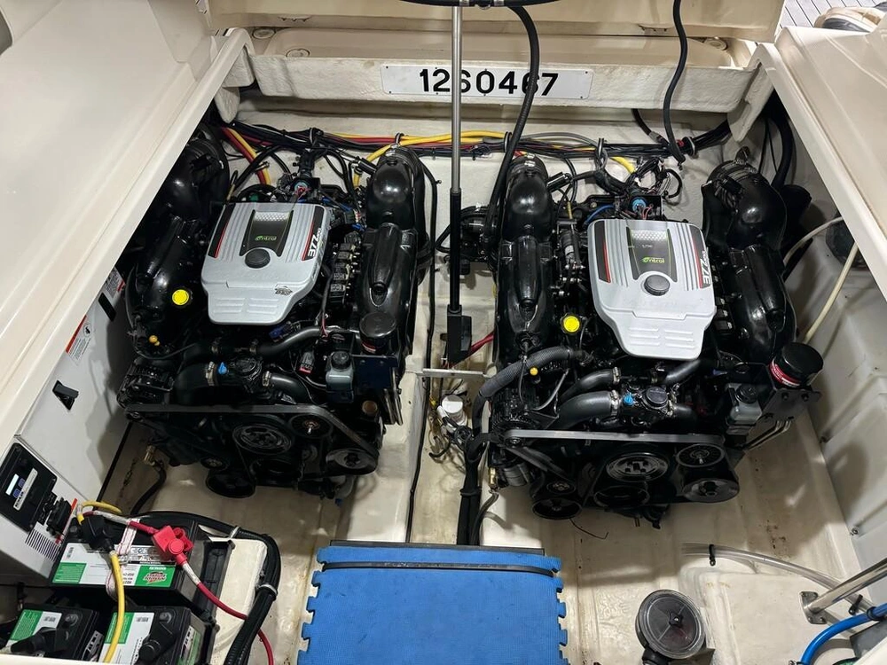 Monterey Boats 355 Sport Yacht 2013 alt