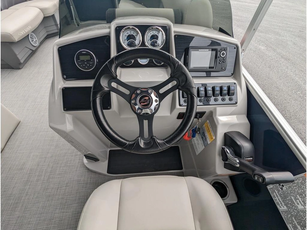 2020 Sylvan Mirage Cruise 8522 Pts alt