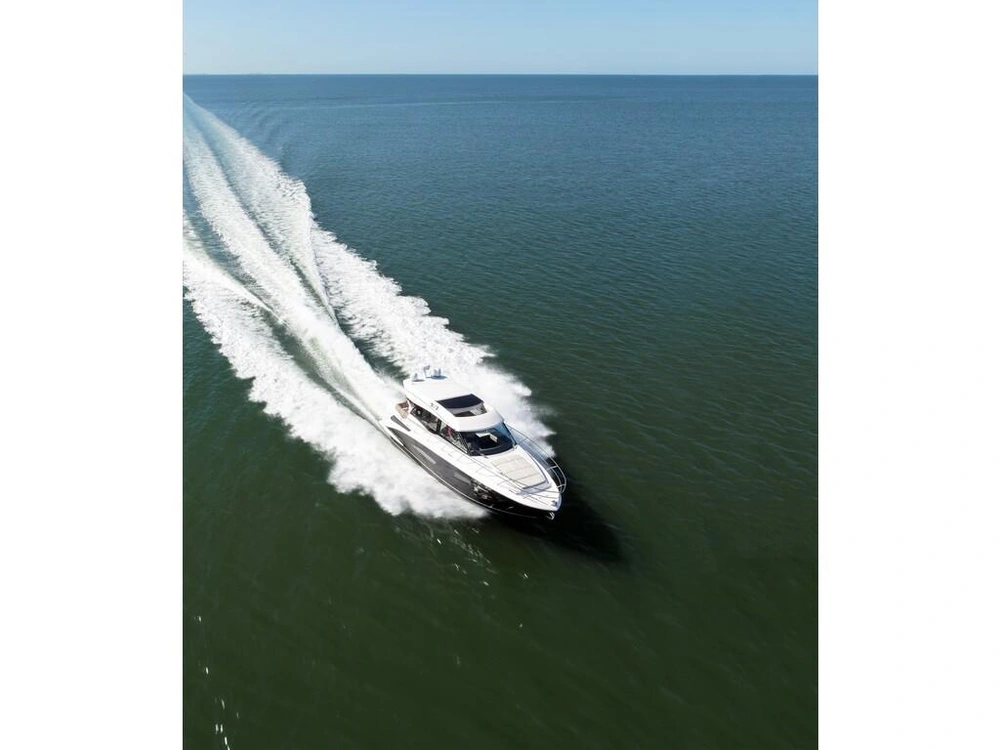 Regal 42 Grande Coupe 2026 alt